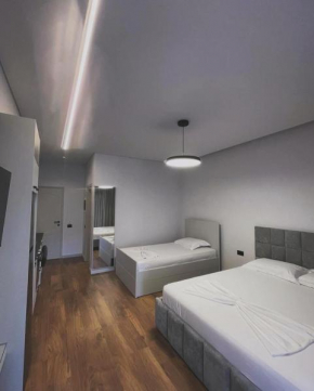 Tomas Apartments